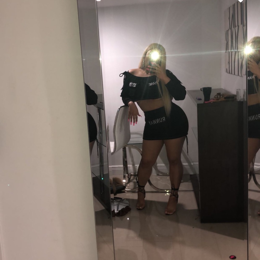 Shane Justin black two piece